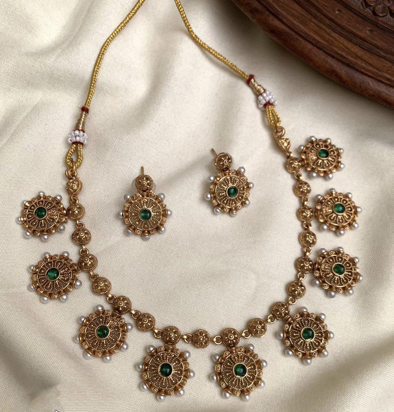 Green White Flower  Pearl Neckalce